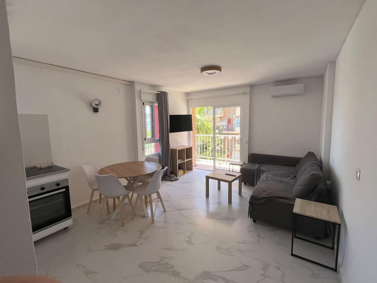 Apartment Vith Amazing View In Minerva 베날마데나코스타 외부 사진